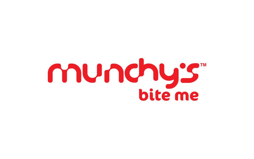 Munchy's Oat Krunch Strawberry & Blackcurrant Crackers   Box  156 grams